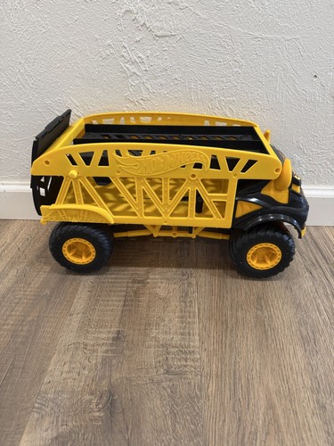 Hot wheels monster trucks - hot,
